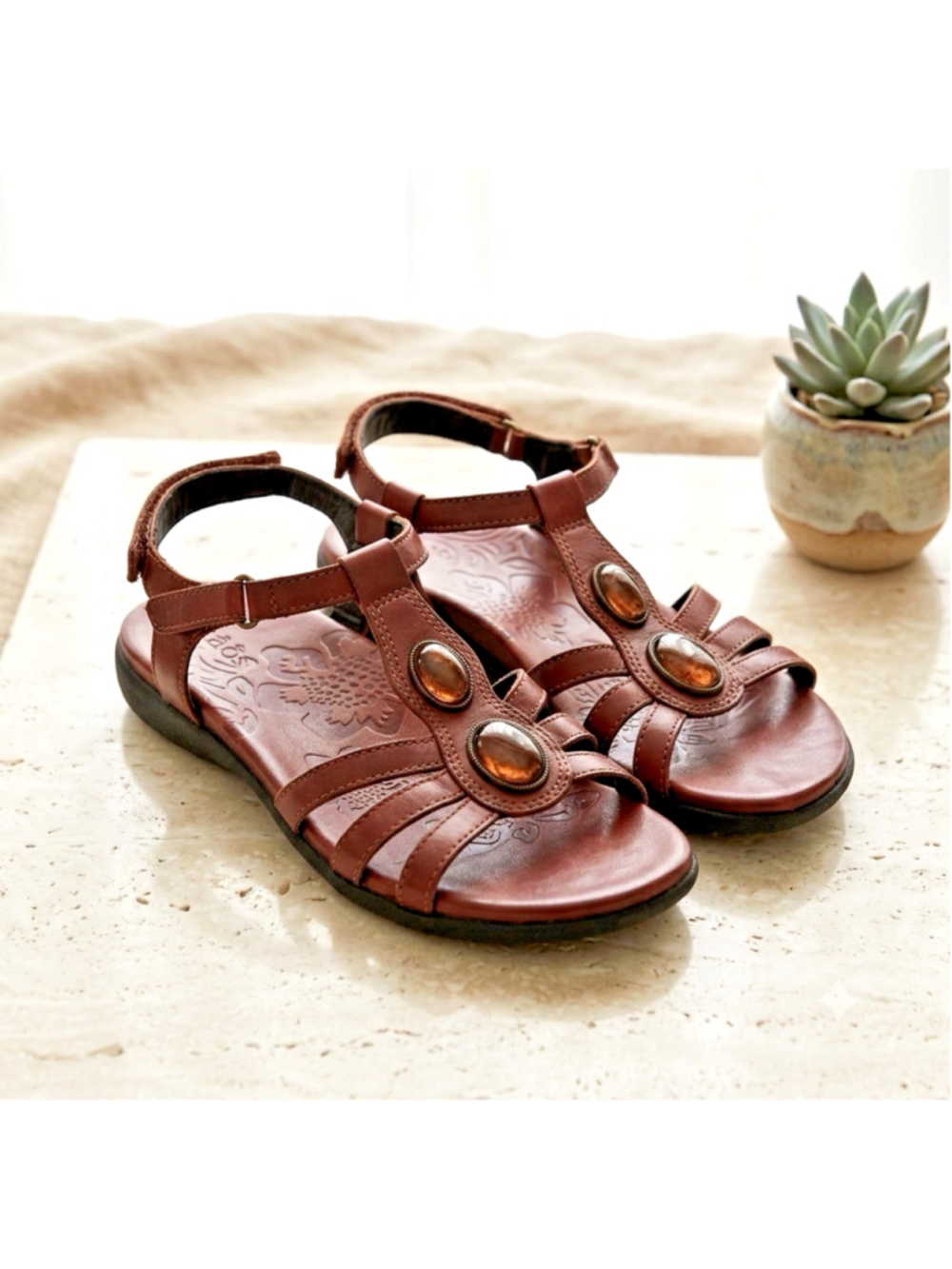 Taos Fantasy Women's Strappy Brown Leather Sandals with Jewels Size 9